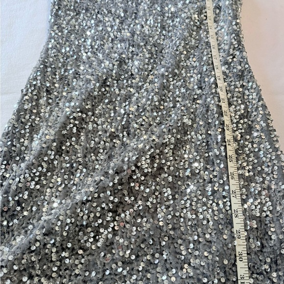 New One Shoulder Body-con Sleeveless Grey Sequence Short Dress. Size Large. - Picture 3 of 16